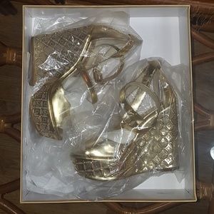 Michael kors wedge 6.5